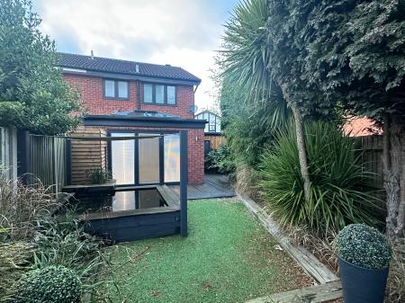 3 bedroom Semi-detached house to let in Sorrel Drive, Kingsbury, Kingsbury, B78