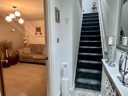 3 bedroom Semi-detached house to let in Sorrel Drive, Kingsbury, Kingsbury, B78