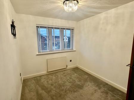 3 bedroom Semi-detached house to let in Sorrel Drive, Kingsbury, Kingsbury, B78