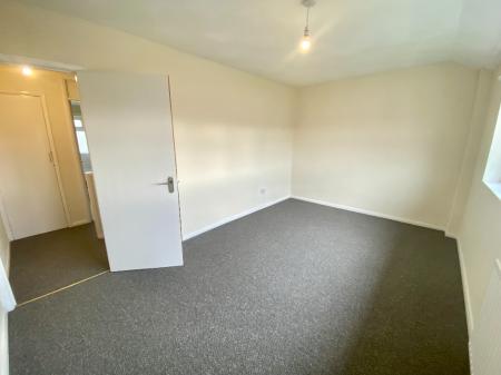 2 bedroom Flat to let in Thackeray Drive, Tamworth, B79