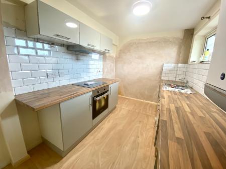 2 bedroom Flat to let in Thackeray Drive, Tamworth, B79