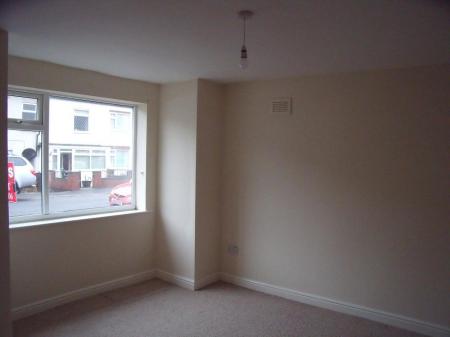 1 bedroom Flat to let in New Street, Tamworth, B78