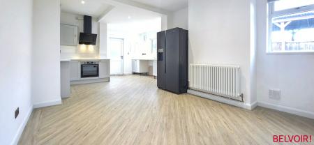 2 bedroom Semi-detached house for sale in Hill Crest, Wilnecote, Tamworth, B77