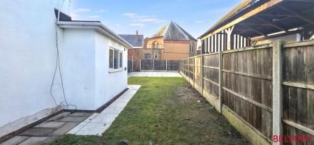 2 bedroom Semi-detached house for sale in Hill Crest, Wilnecote, Tamworth, B77