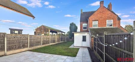 2 bedroom Semi-detached house for sale in Hill Crest, Wilnecote, Tamworth, B77