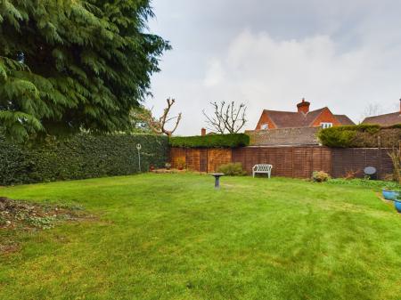 3 bedroom Bungalow for sale in Heath Road, Pamber Heath, RG26
