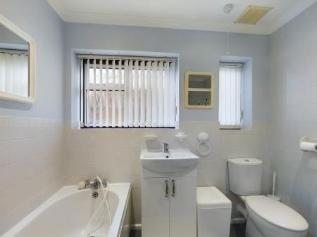 3 bedroom Bungalow for sale in Heath Road, Pamber Heath, RG26