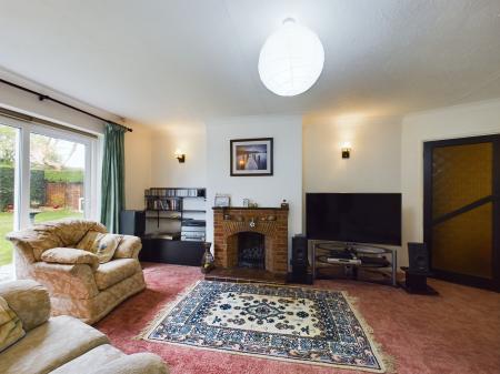 3 bedroom Bungalow for sale in Heath Road, Pamber Heath, RG26