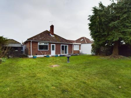 3 bedroom Bungalow for sale in Heath Road, Pamber Heath, RG26