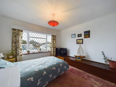 3 bedroom Bungalow for sale in Heath Road, Pamber Heath, RG26