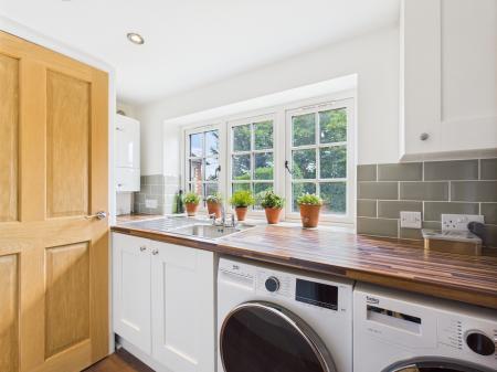 4 bedroom Semi-detached house for sale in The Glen, Tadley, RG26