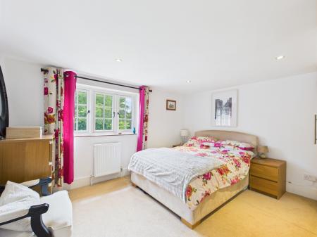 4 bedroom Semi-detached house for sale in The Glen, Tadley, RG26