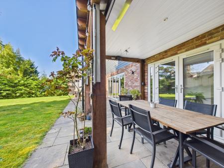 4 bedroom Detached house for sale in The Glen, Tadley, RG26