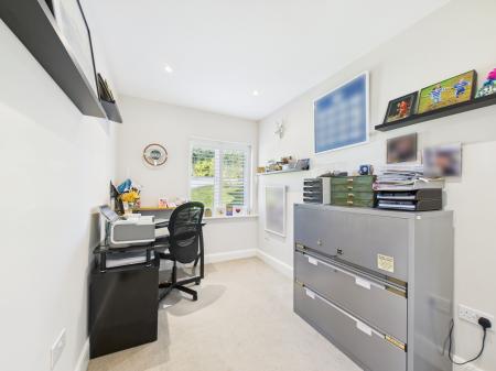 4 bedroom Detached house for sale in The Glen, Tadley, RG26