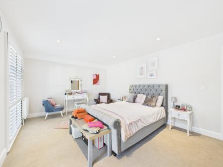 4 bedroom Detached house for sale in The Glen, Tadley, RG26