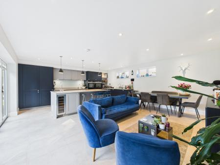 4 bedroom Detached house for sale in The Glen, Tadley, RG26