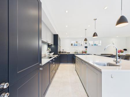 4 bedroom Detached house for sale in The Glen, Tadley, RG26