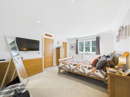 4 bedroom Detached house for sale in The Glen, Tadley, RG26