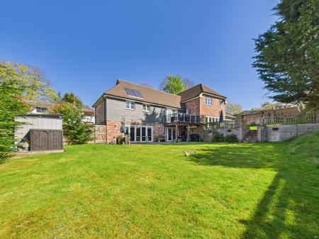 4 bedroom Detached house for sale in The Glen, Tadley, RG26