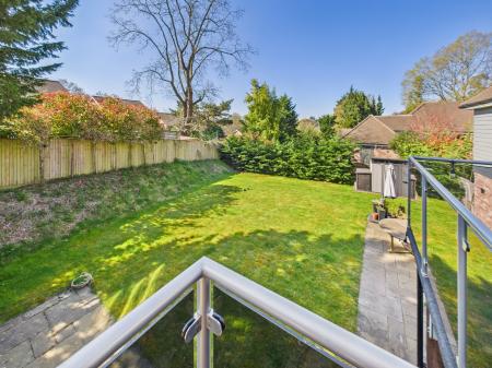4 bedroom Detached house for sale in The Glen, Tadley, RG26