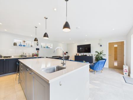 4 bedroom Detached house for sale in The Glen, Tadley, RG26