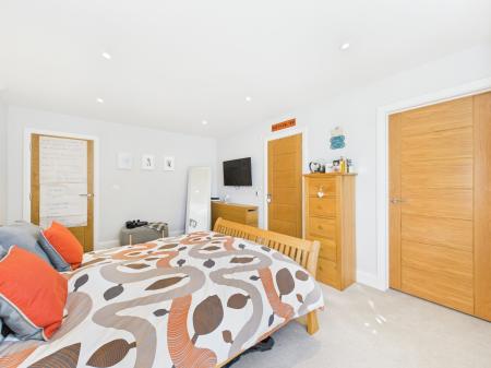 4 bedroom Detached house for sale in The Glen, Tadley, RG26