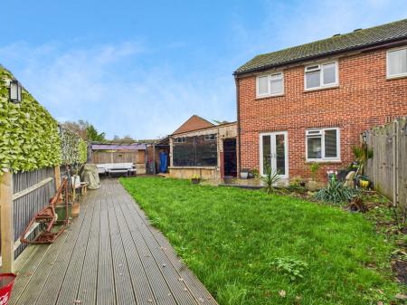 3 bedroom End of terrace house for sale in Stratfield Avenue, Tadley, RG26