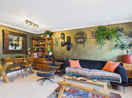 3 bedroom End of terrace house for sale in Stratfield Avenue, Tadley, RG26