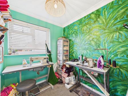 3 bedroom End of terrace house for sale in Stratfield Avenue, Tadley, RG26