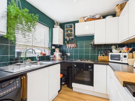 3 bedroom End of terrace house for sale in Stratfield Avenue, Tadley, RG26
