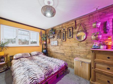 3 bedroom End of terrace house for sale in Stratfield Avenue, Tadley, RG26