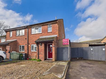 Stratfield Avenue, Tadley, RG26