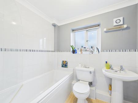 4 bedroom Detached house for sale in Woodland Drive, Bramley, RG26