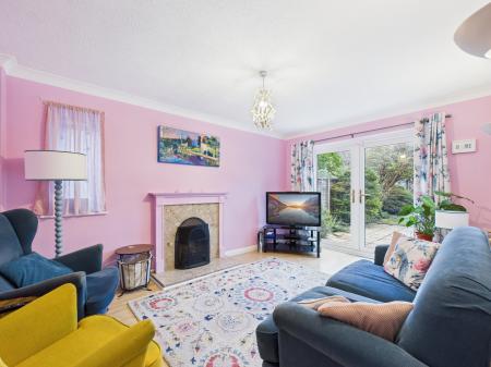 4 bedroom Detached house for sale in Woodland Drive, Bramley, RG26