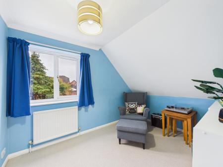 4 bedroom Detached house for sale in Woodland Drive, Bramley, RG26