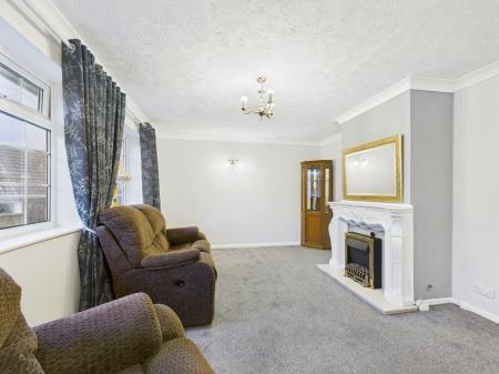 2 bedroom Detached bungalow for sale in Pleasant Hill, Tadley, RG26