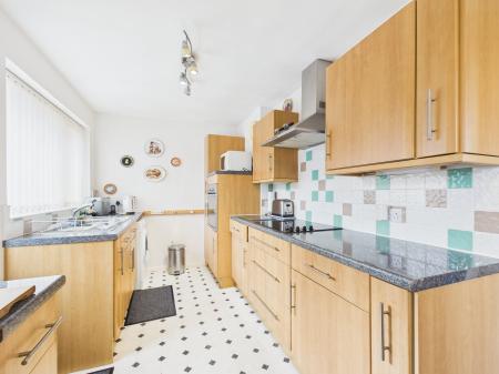 2 bedroom Semi-detached bungalow for sale in Swains Road, Tadley, RG26