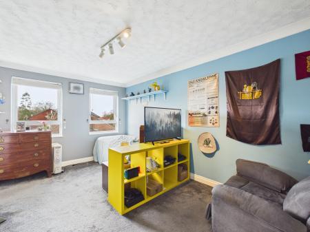 1 bedroom Studio flat for sale in Hartley Gardens, Tadley, RG26