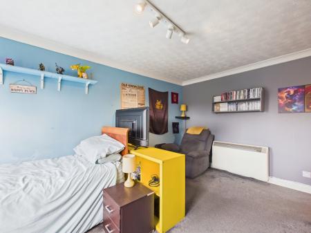 1 bedroom Studio flat for sale in Hartley Gardens, Tadley, RG26