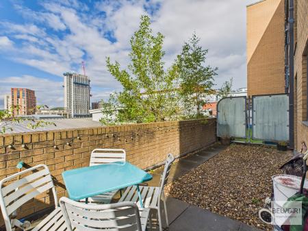 2 bedroom Apartment for sale in West Point, 58 West Street, City Centre, Sheffield, S1