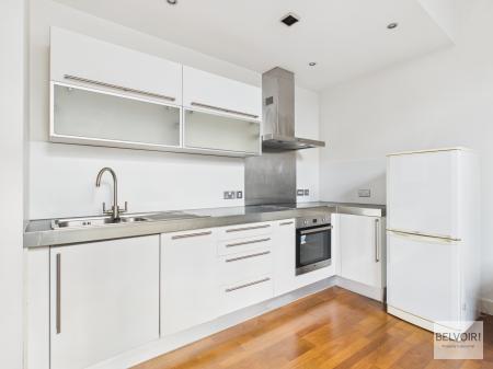 1 bedroom Apartment to let in St Peters Close, City Centre, Sheffield, S1