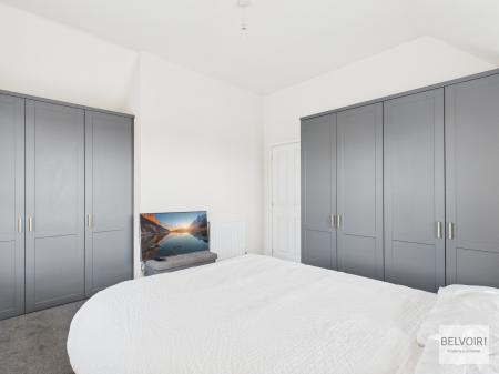 4 bedroom Town house for sale in Manor Park Crescent, Sheffield, S2