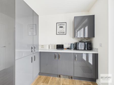 4 bedroom Town house for sale in Manor Park Crescent, Sheffield, S2