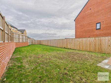 4 bedroom Town house for sale in Manor Park Crescent, Sheffield, S2