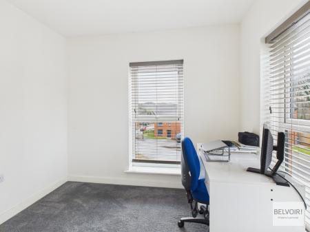 4 bedroom Town house for sale in Manor Park Crescent, Sheffield, S2