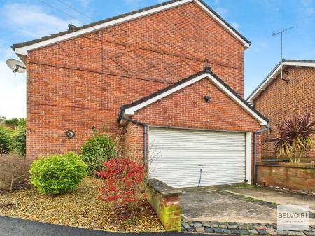 4 bedroom Detached house for sale in Stanley Road, Chapeltown, Sheffield, S35