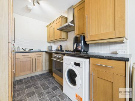 2 bedroom Flat for sale in Kenninghall Road, Norfolk Park, Sheffield, S2