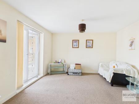 2 bedroom Flat for sale in Kenninghall Road, Norfolk Park, Sheffield, S2