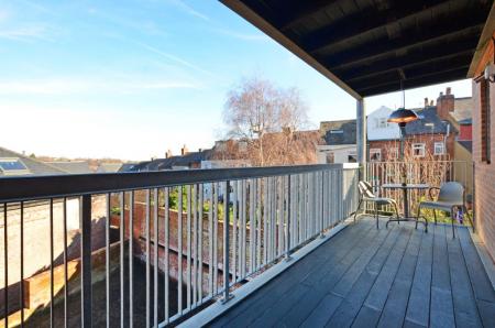 2 bedroom Apartment to let in Gordon Road, Sharrow Vale, Sheffield, S11