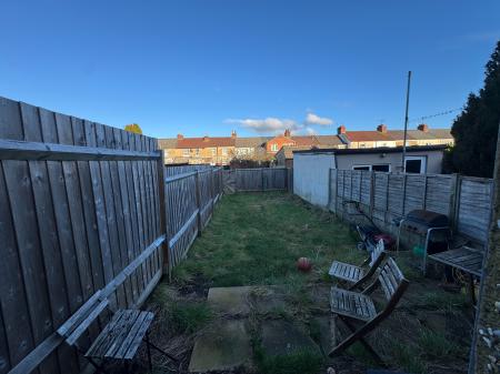 2 bedroom Terraced House to let in Omdurman Street, Swindon, SN2